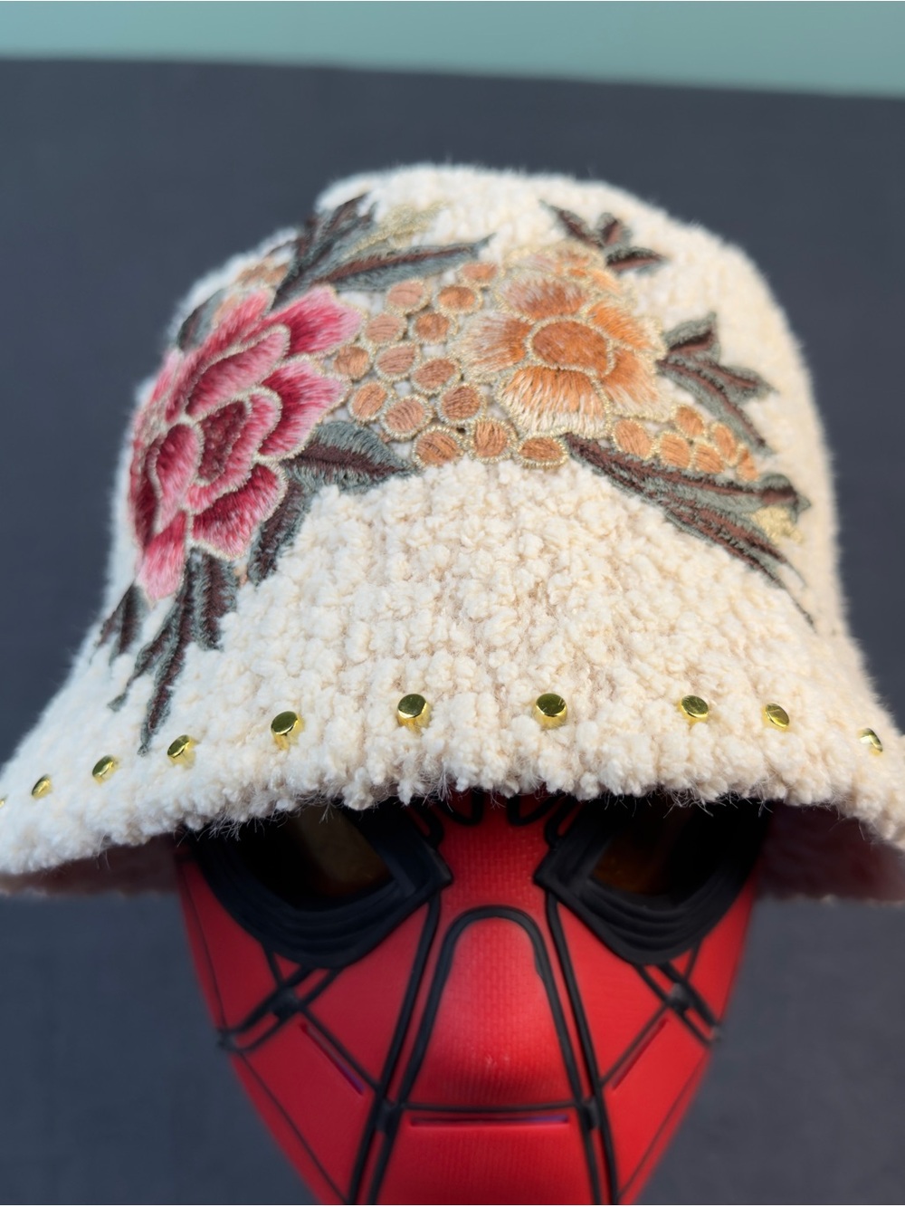 Vintage Floral Embroidered Bucket Hat Boucle Knit Faux Fur Cloche Beanie - Picture 9 of 9